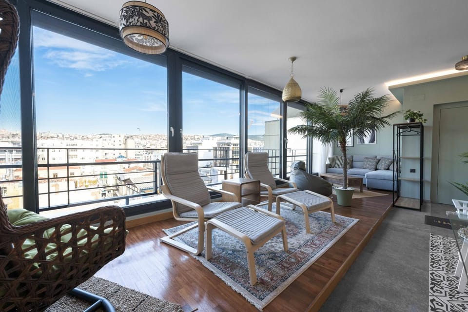 View (from property/room), Balcony/Terrace, Living room, Seating area