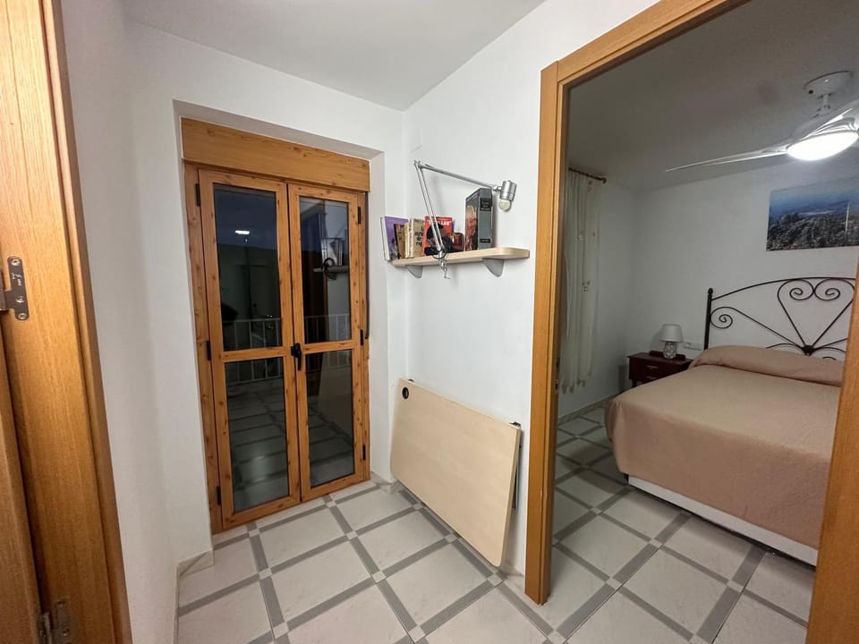 Bed, Seating area, Bedroom