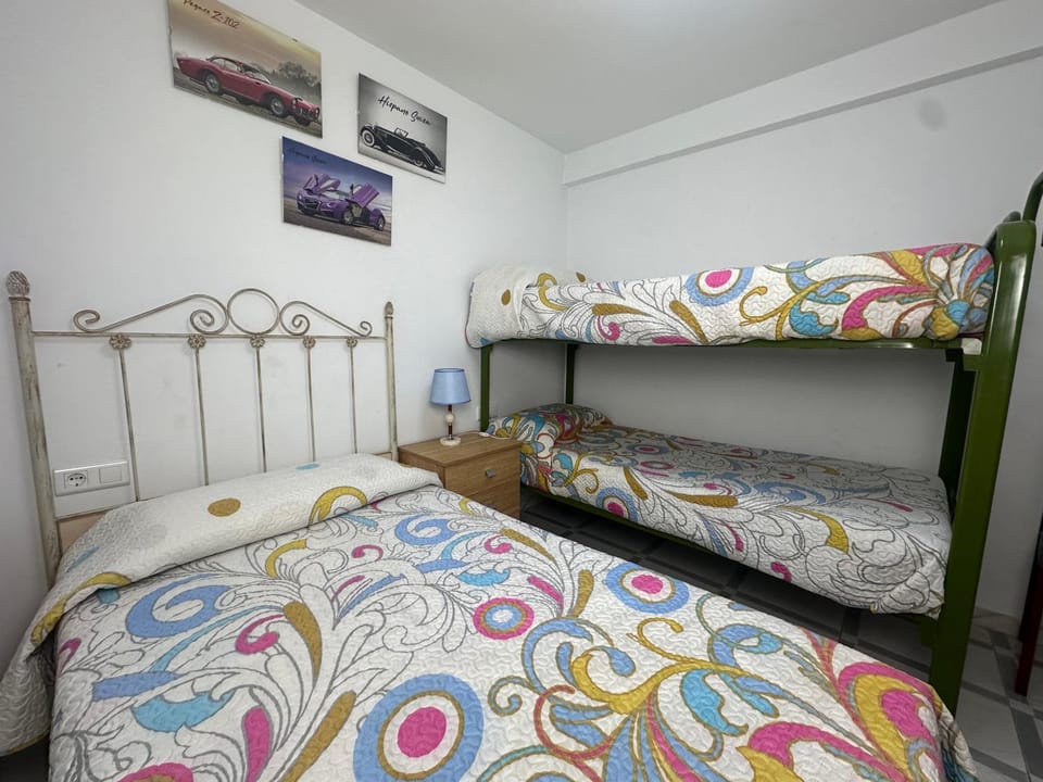 Bed, Photo of the whole room, Bedroom, bunk bed
