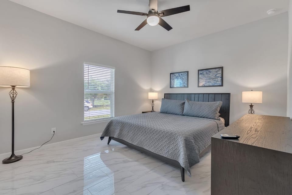 Serene Golf View Retreat Apartment in Gateway