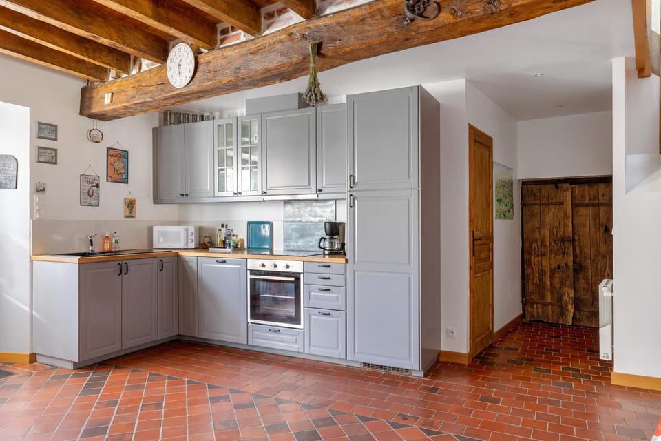 Kitchen or kitchenette, Living room