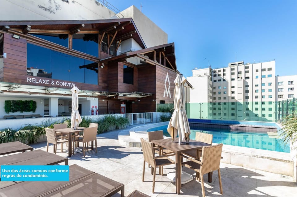 Lounge or bar, City view, Swimming pool