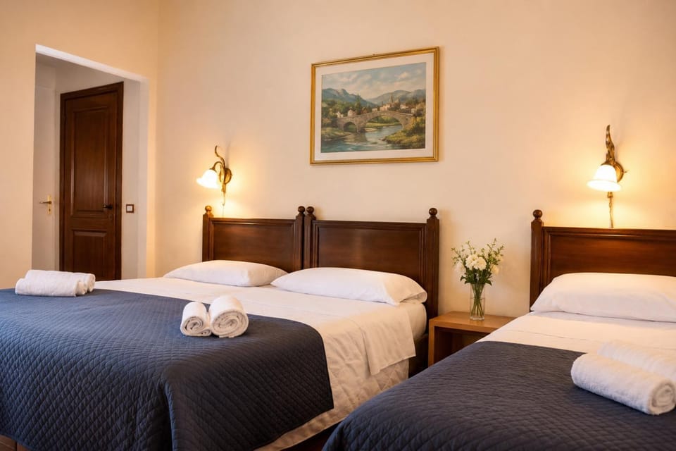 Bed, Bedroom, towels