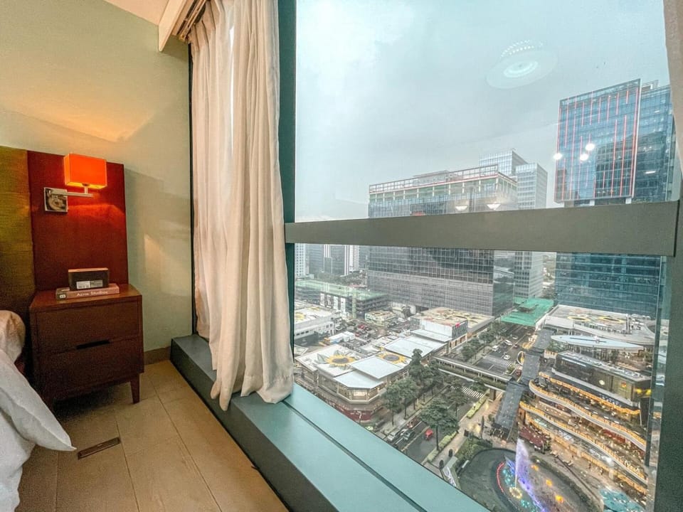 BGC 1BR Condo Steps from Grand Hyatt #ournw18l House in Makati