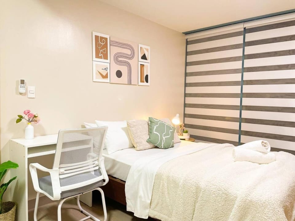 Cozy Bgc Stay Near Uptown Mall & Hyatt #ournw24l House in Makati