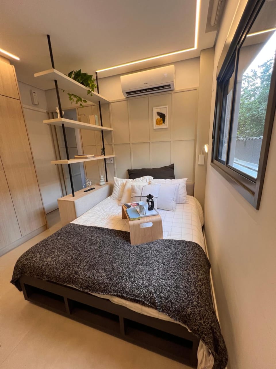 Bed, Bedroom, air conditioner