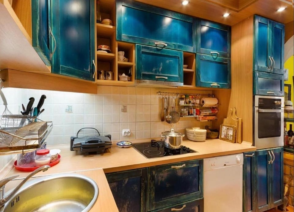 Kitchen or kitchenette, dishwasher