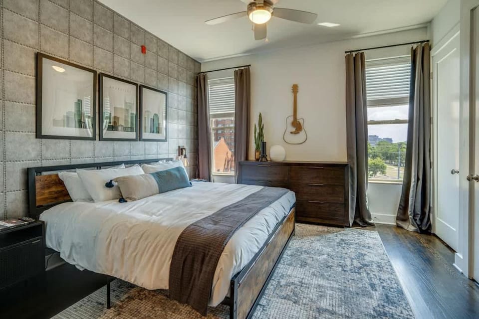 Lofts At 30th - Urban Sky Suite - Mins to Broadway House in Nashville