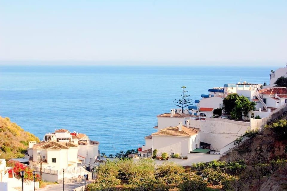 Neighbourhood, Natural landscape, Beach, Sea view, Street view