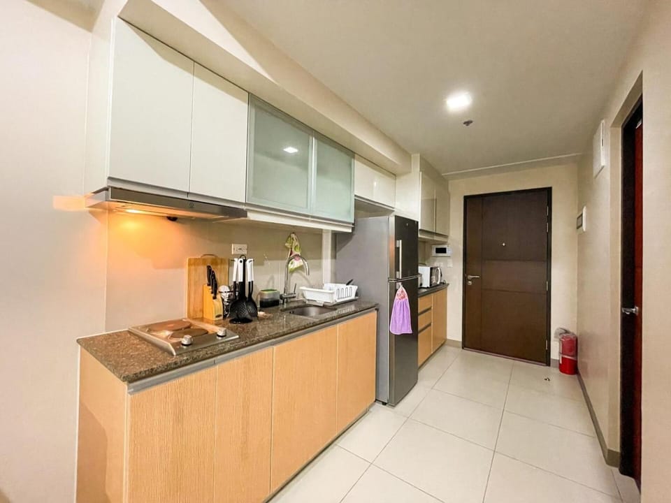 Prime Bgc Condo At Uptown Area #ournw28d House in Makati