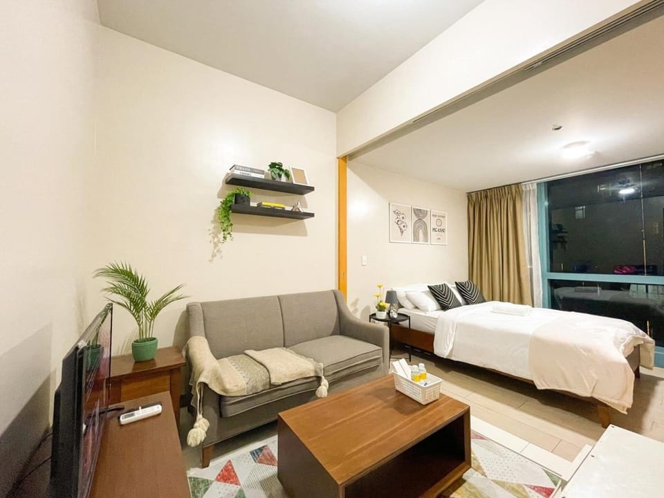 Prime Bgc Condo At Uptown Area #ournw28d House in Makati