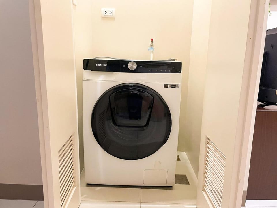 Prime Bgc Condo At Uptown Area #ournw28d House in Makati