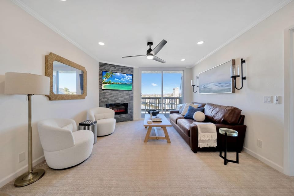 G321 Modern Oceanside Beach Haven House in Oceanside