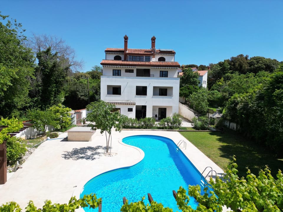 Property building, Swimming pool