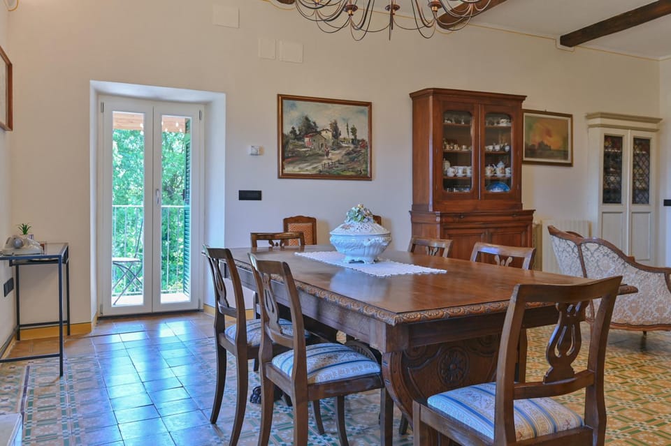 Dining area, Mountain view
