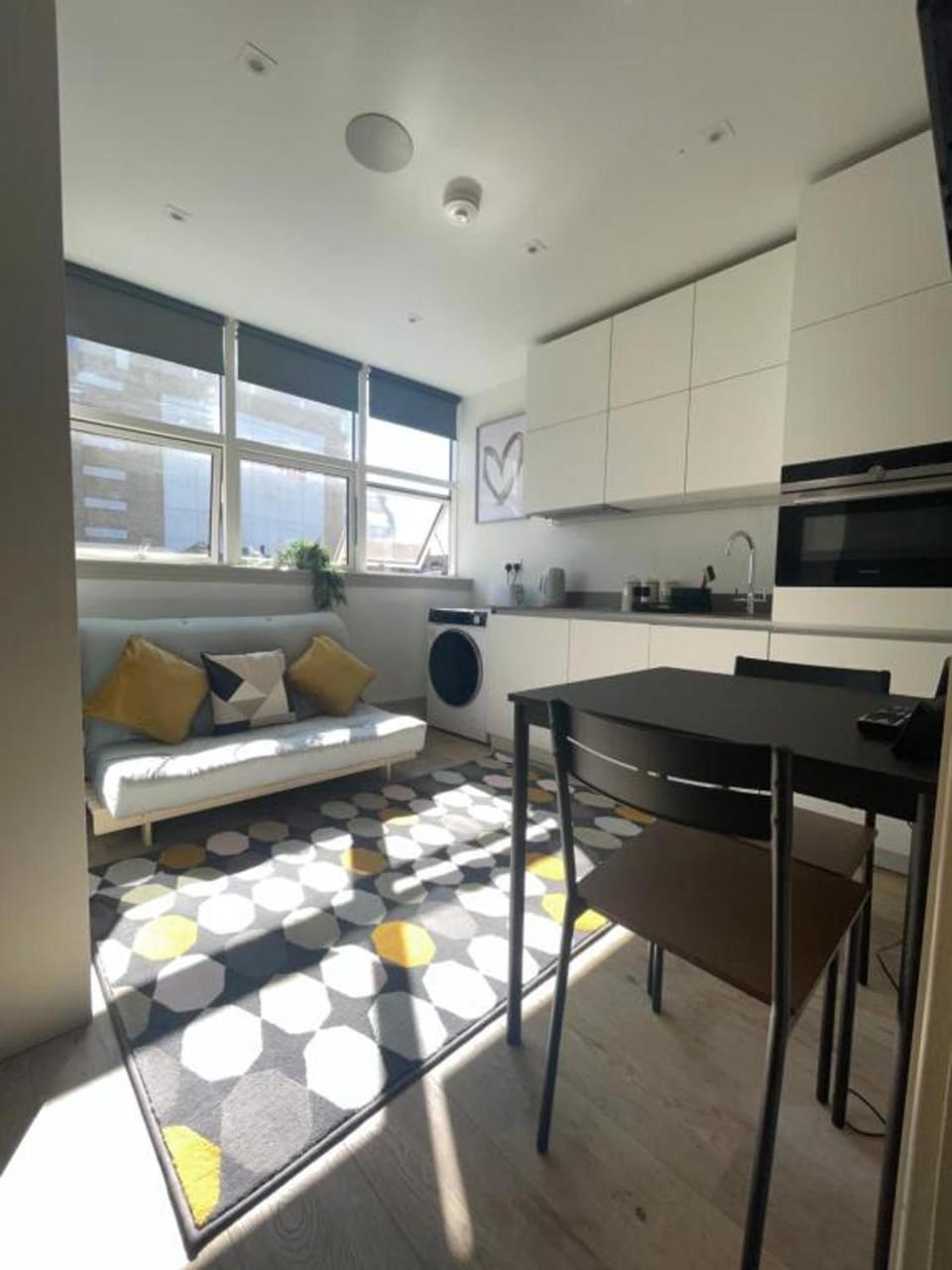 Kitchen or kitchenette, Living room, Decorative detail, Seating area, Dining area, hair dresser, washing machine