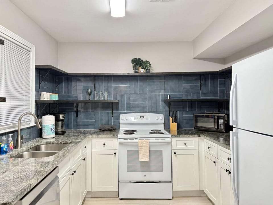 NEW ENTIRE PLACE Cozy QUIET 2B2B TOWNHOUSE SP1267 House in Georgia