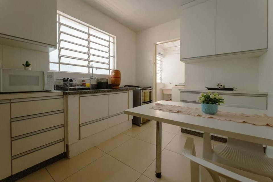Espaçoso e Confortável Próximo da UEM - EL08 Apartment in Maringá
