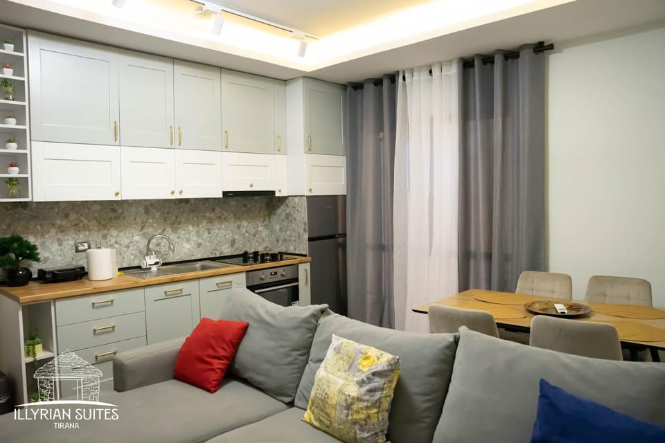 Kitchen or kitchenette, Living room, Seating area, Dining area, Family