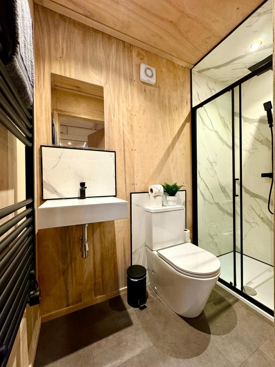 Stunning Secret Studio - Beach Retreat - Sleeps 4 Apartment in Poole