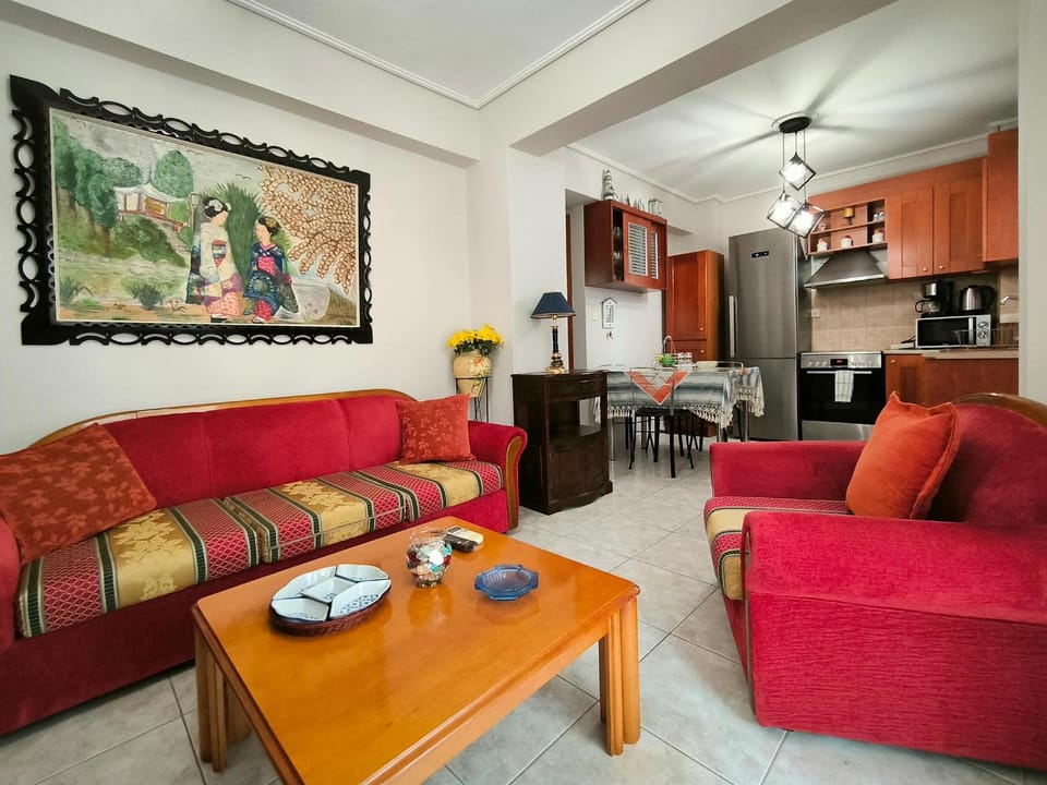 Kitchen or kitchenette, Seating area