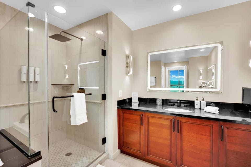 Shower, Bathroom, towels