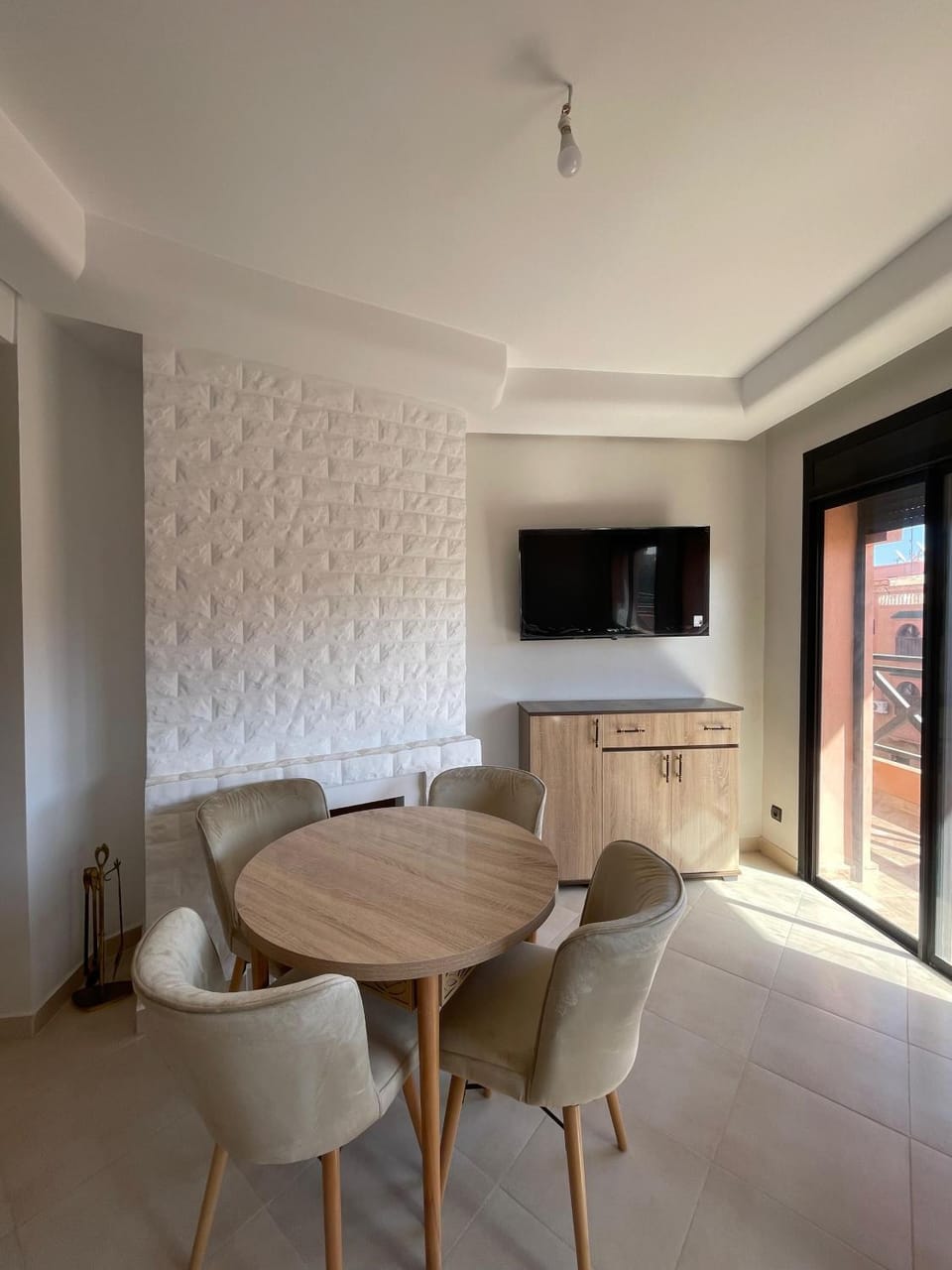 TV and multimedia, Living room, Dining area