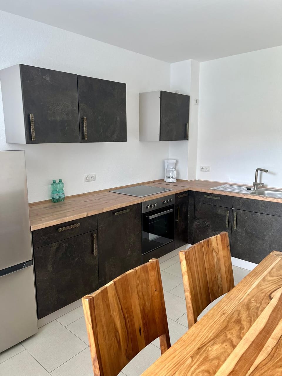 Kitchen or kitchenette, Dining area, stove