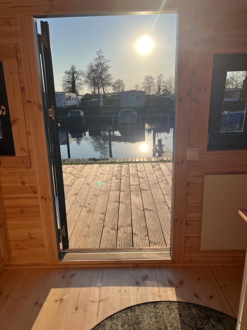 Camping Kleine Belterwijde, Pod, Tiny House aan het water Campground/ 
RV Resort in Wanneperveen