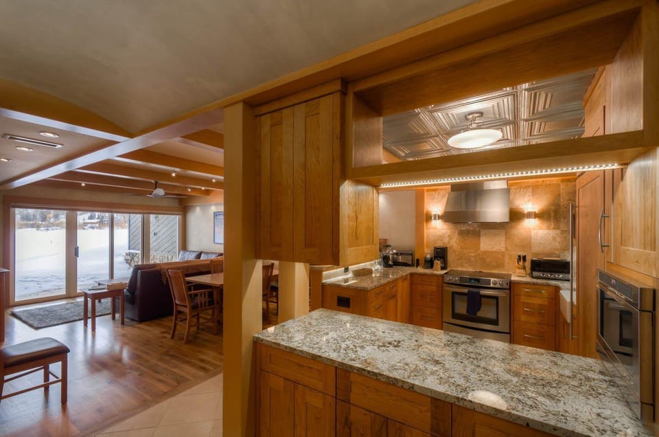 Buena Vista--Best Luxury View Condo in Telluride-Sleeps 6 House in Telluride