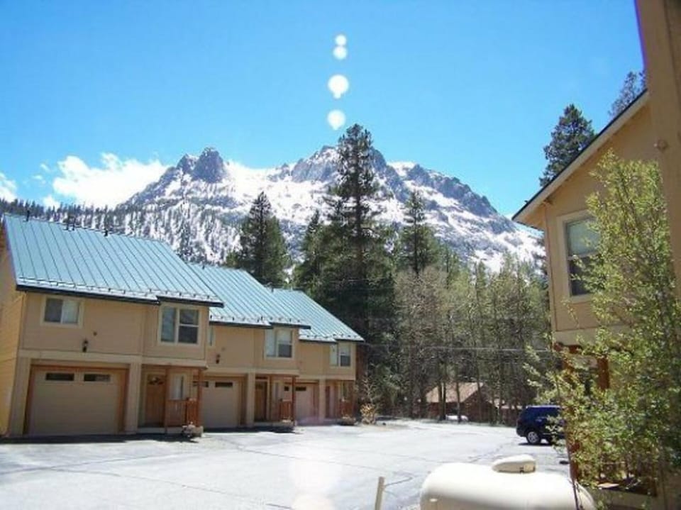 RR-Hideaway Down Cyn 101 Apartment in June Lake