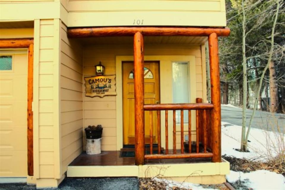 RR-Hideaway Down Cyn 101 Apartment in June Lake