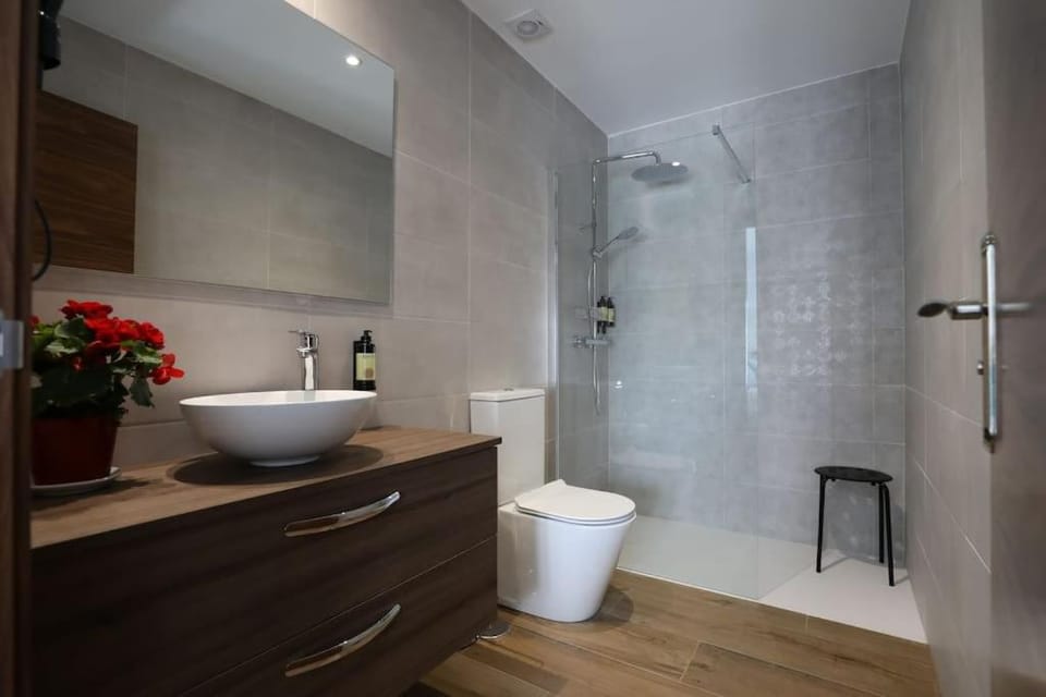 Shower, Bathroom