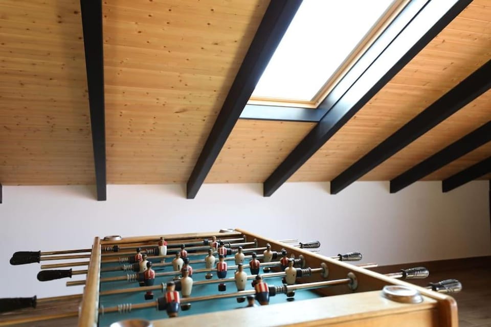 Billiard, Game Room