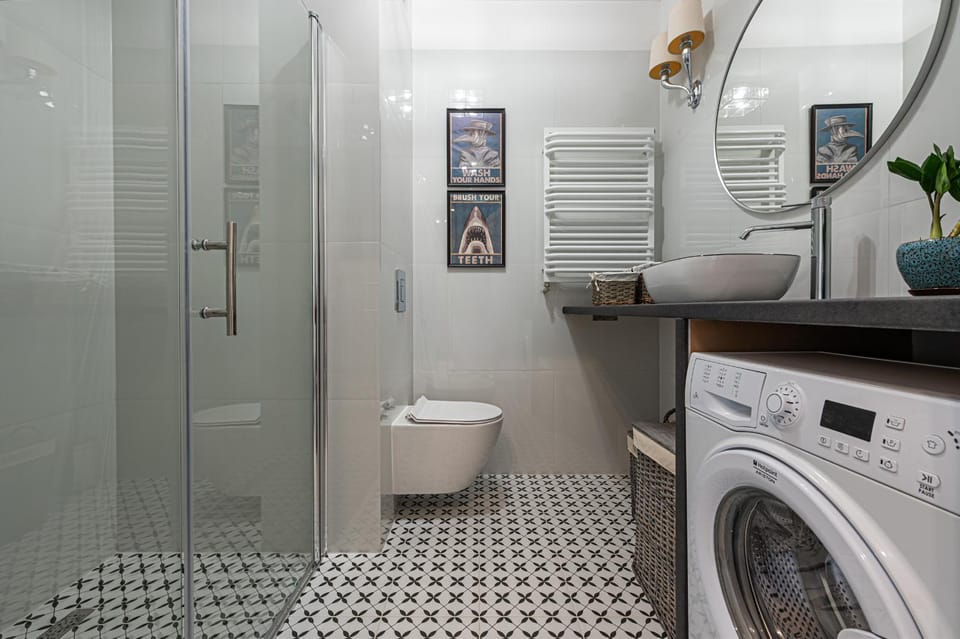 Shower, Toilet, Bathroom, washing machine, dryer