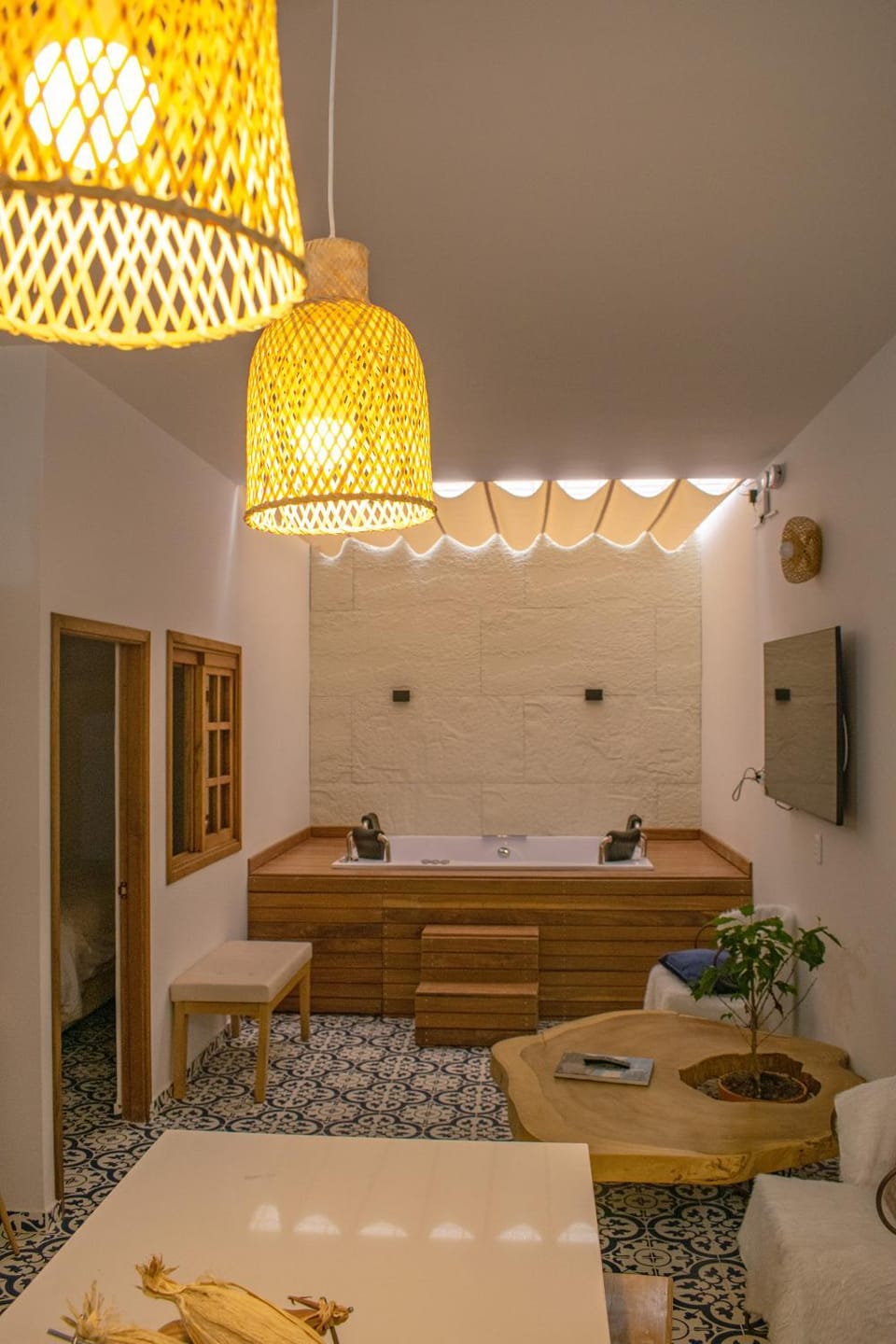 Hot Tub, TV and multimedia, Living room