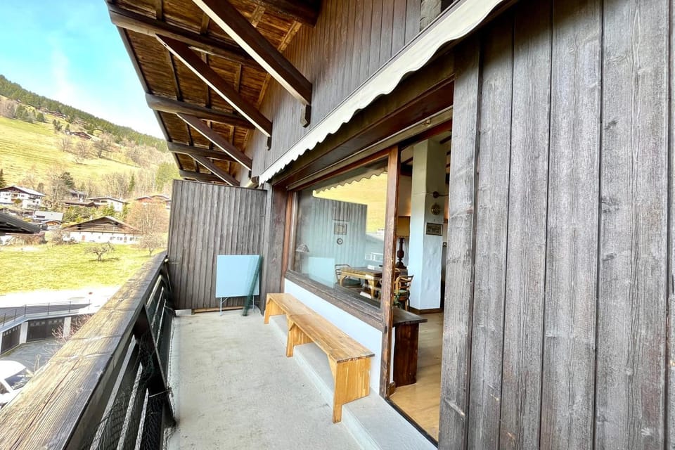 Charming apartment Balcony Apartment in Combloux