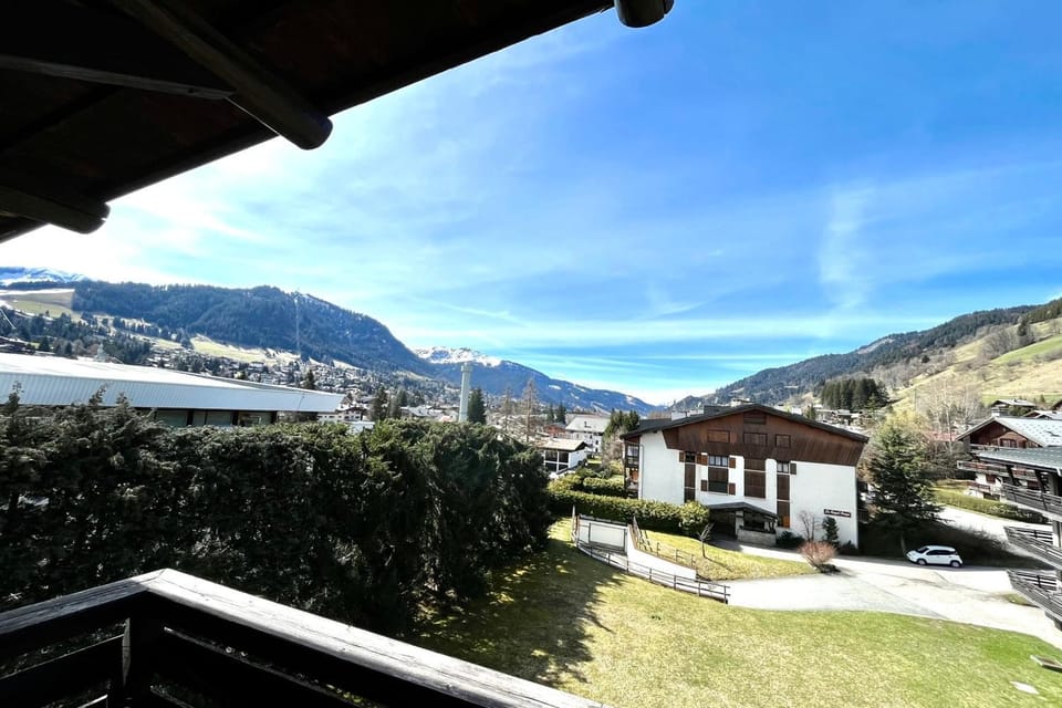 Charming apartment Balcony Apartment in Combloux