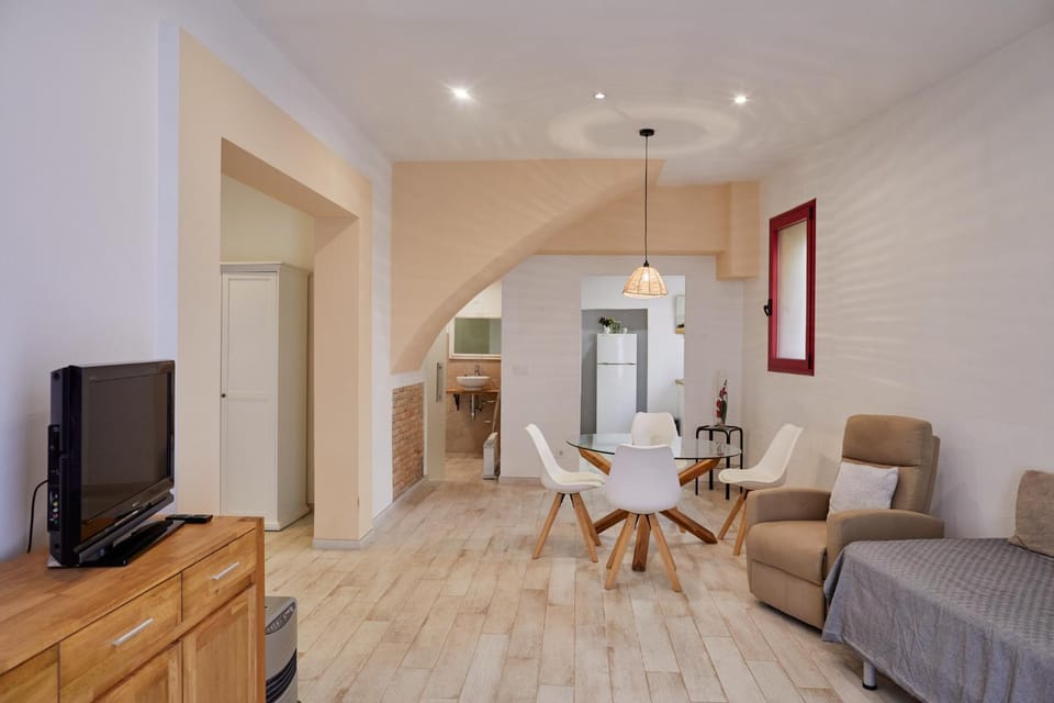 TV and multimedia, Living room, Dining area