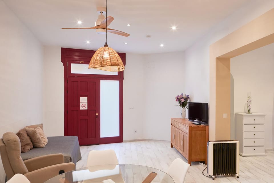 Communal lounge/ TV room, TV and multimedia, Living room, Lobby or reception, Seating area, Evening entertainment, heating