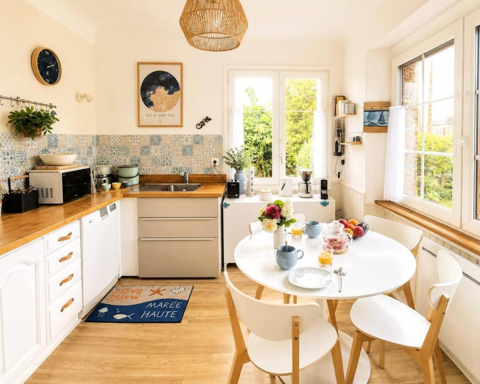 Résidence R42-pleumeur Bodou - Maison de charme près de la plage MAE-3754 Apartment in Brittany