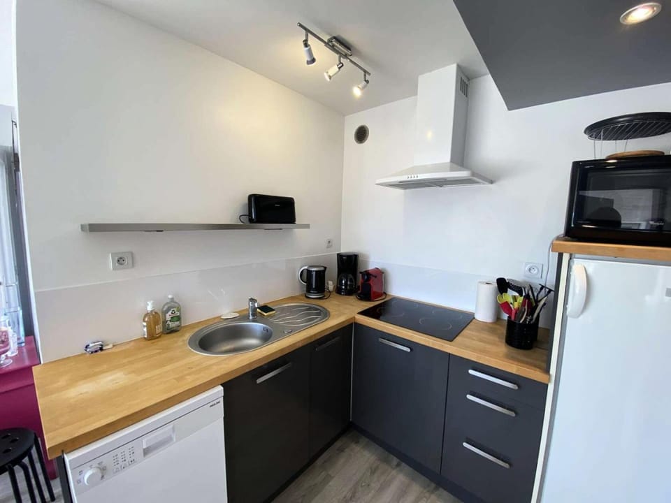 Résidence Le Casino - Appartement devant la plage vue mer parking privé MAE-6404 Apartment in Perros-Guirec