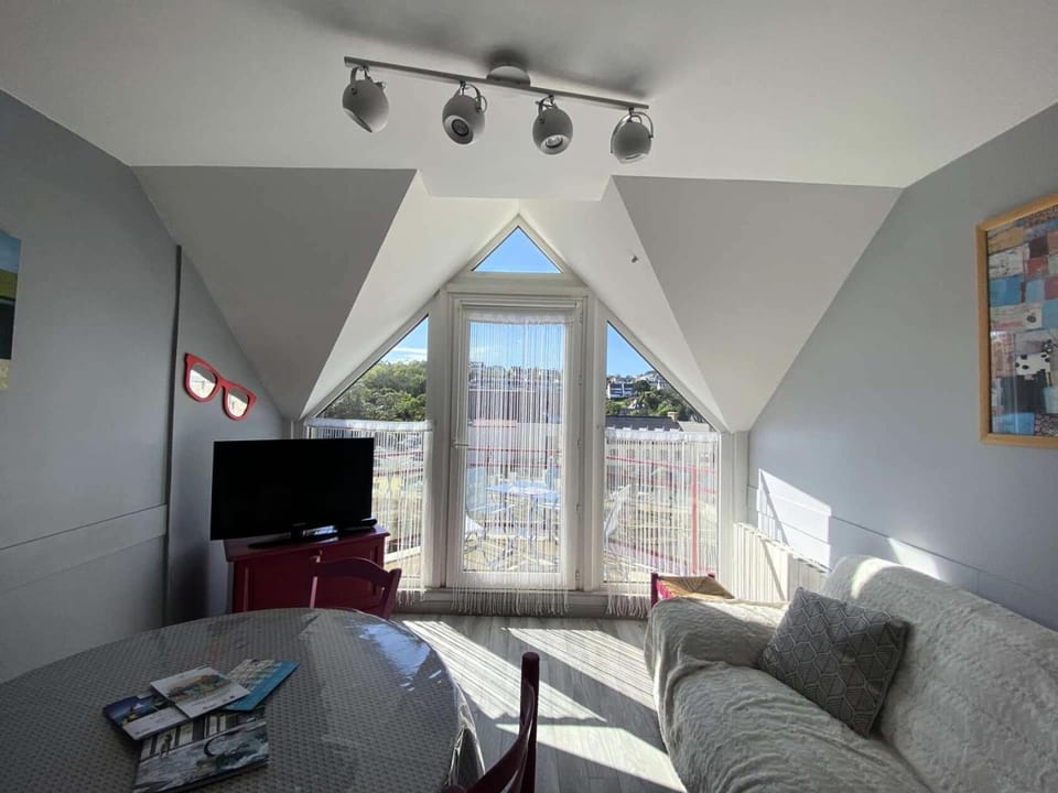 Résidence Le Casino - Appartement devant la plage vue mer parking privé MAE-6404 Apartment in Perros-Guirec