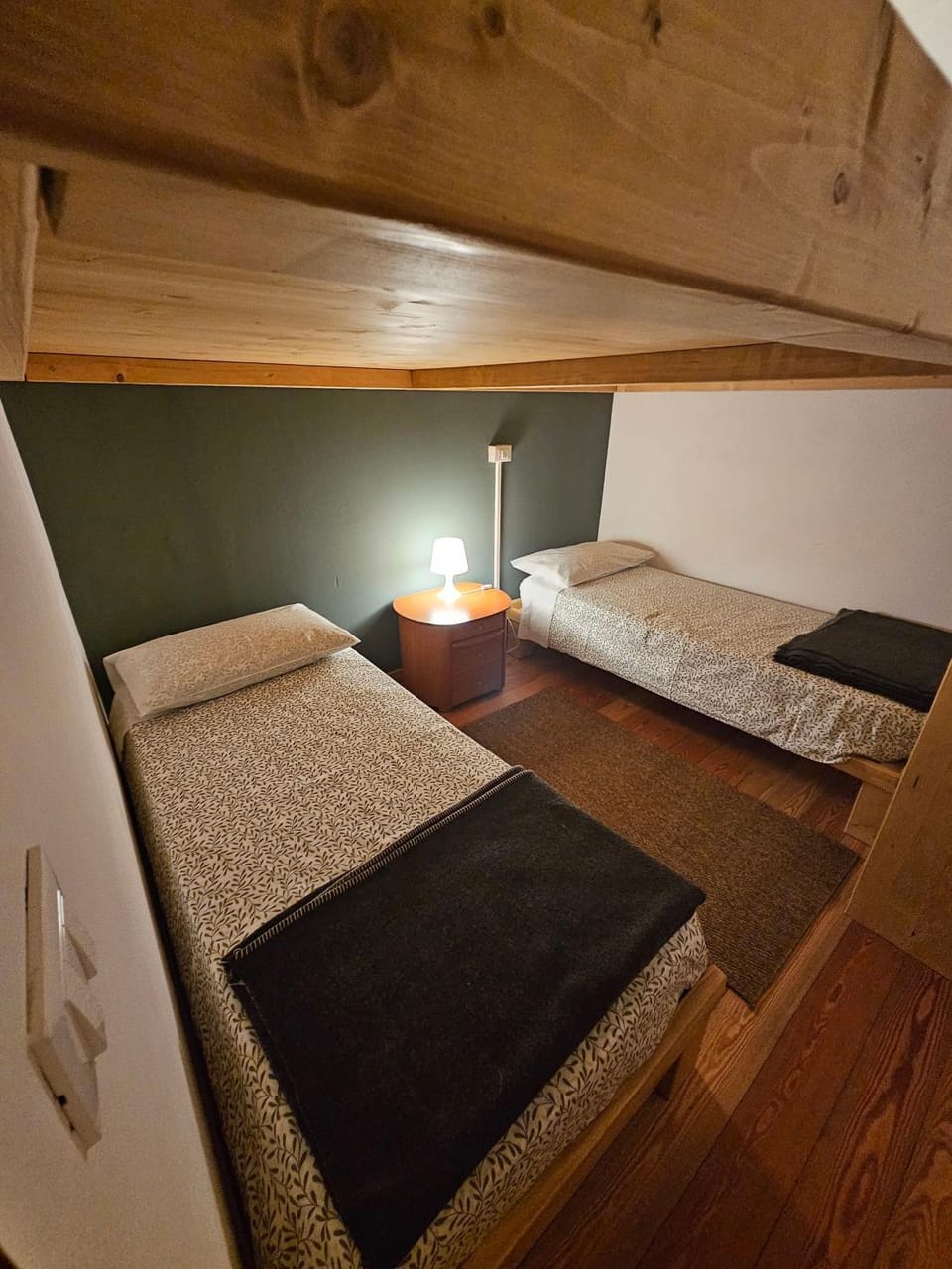 Bed, Photo of the whole room