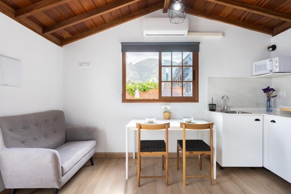 Eden Rentals Sagitta Alfa Retreat House in Orotava Valley