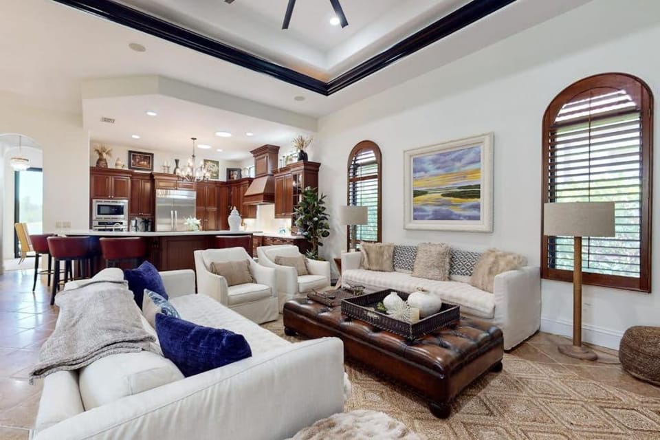 Paradise House in Lely Resort