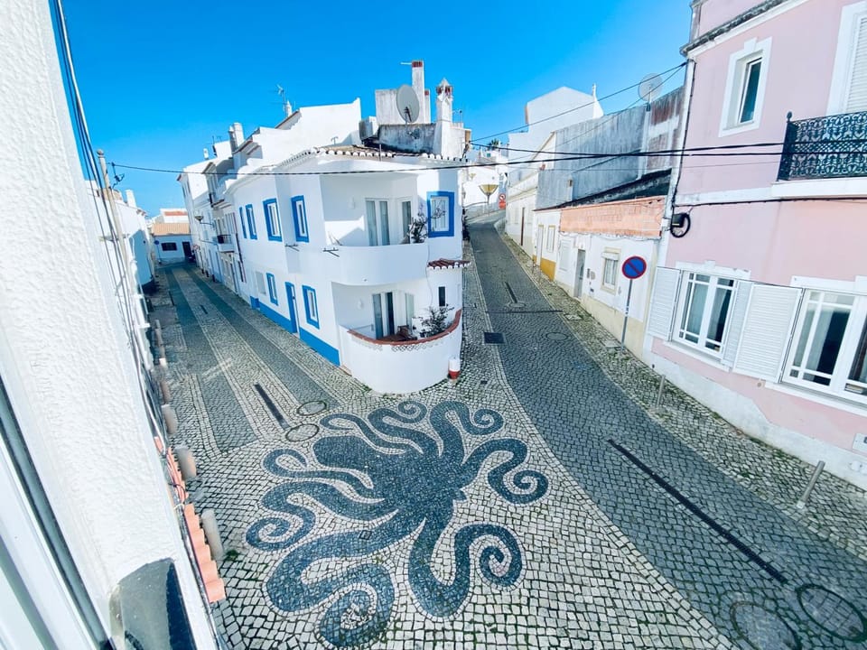 City view, Street view