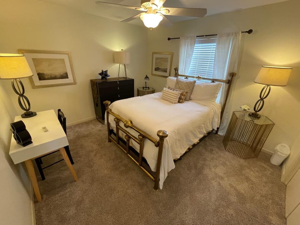 The Terrace Room @ Galleria Apartment in Houston
