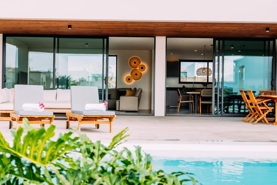 Patio, Garden, Solarium, View (from property/room), Balcony/Terrace, Balcony/Terrace, Living room, Seating area, Dining area, Garden view, Pool view, Swimming pool
