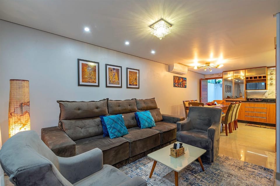 Casa em condomínio até 8 p e 2 vagas House in Canela